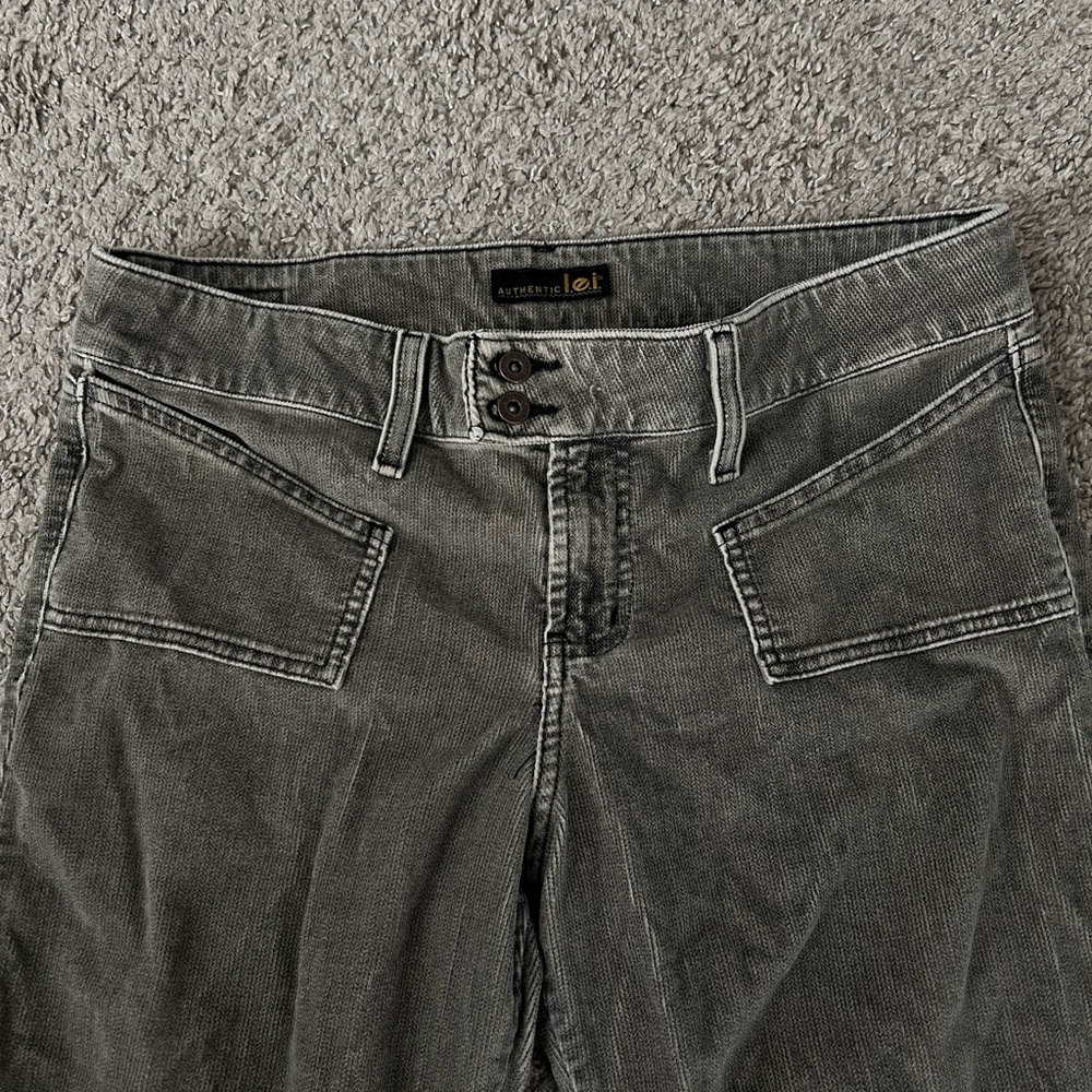 lei pants - Picture 2 of 5